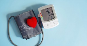 red-toy-heart-tonometer-670x420