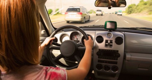 women-car-1
